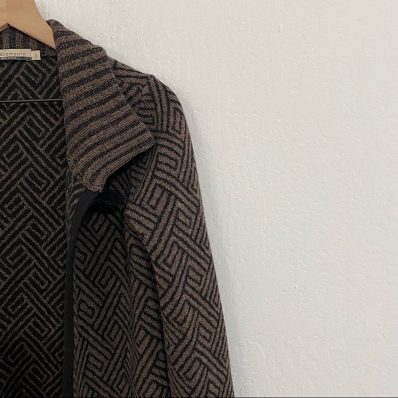 Chiaramente Women’s S Wool Knit Geo Print Mock Neck Buckle Cardigan Sweater - Picture 8 of 9